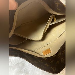 💯 Authentic Louis Vuitton Artsy Monogram 🍀